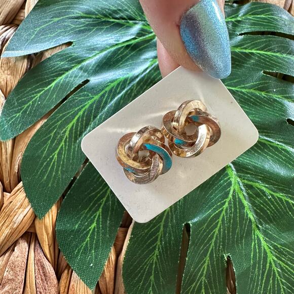 BOGO FREE GOLD KNOT VTG EARRINGS STUDS - Picture 1 of 4